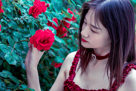 纽约苏富比拍卖行将拍卖珍稀幼年角鼻龙骨骼化石